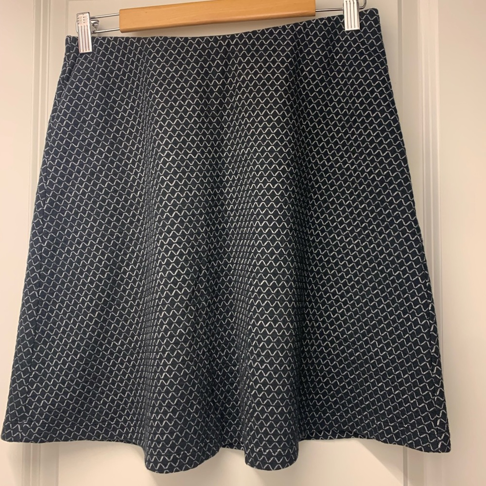 Loft Black and White wave pattern skirt